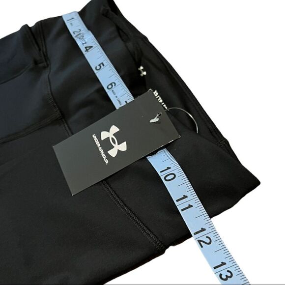 Under Armour Womens Mileage Capris in Black - Picture 7 of 10